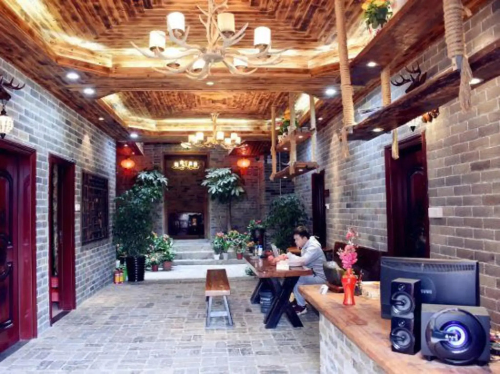 Zaishui Yifang Inn (Zhaoping Huangyao Ancient Town Longzhu)