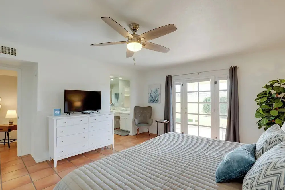 Tucson Townhome w/ Private Patio & Mtn Views!