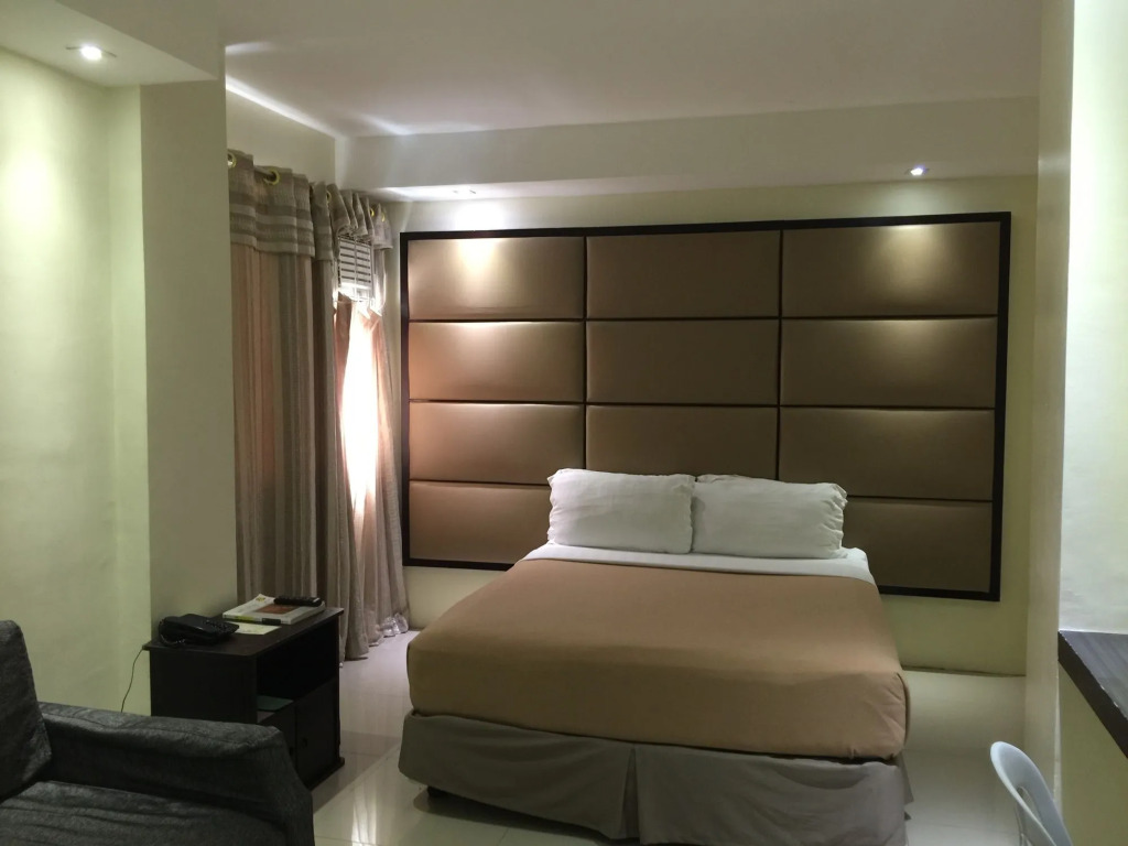 Canberry Hotel