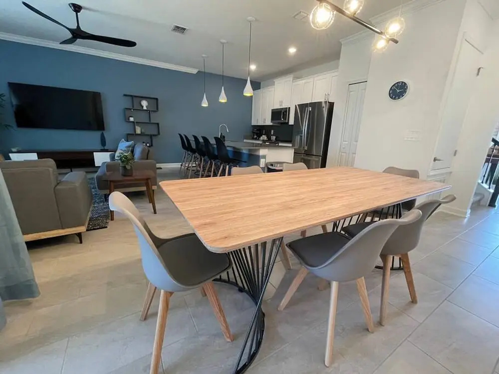 SL 4Br Walking Distance to Club