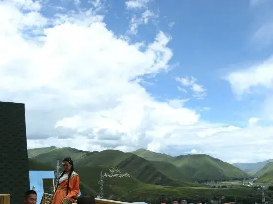 Luobu Starlight · Verdant · Valleys Luxury Camp Hotel (Kangding Xinduqiao Town)