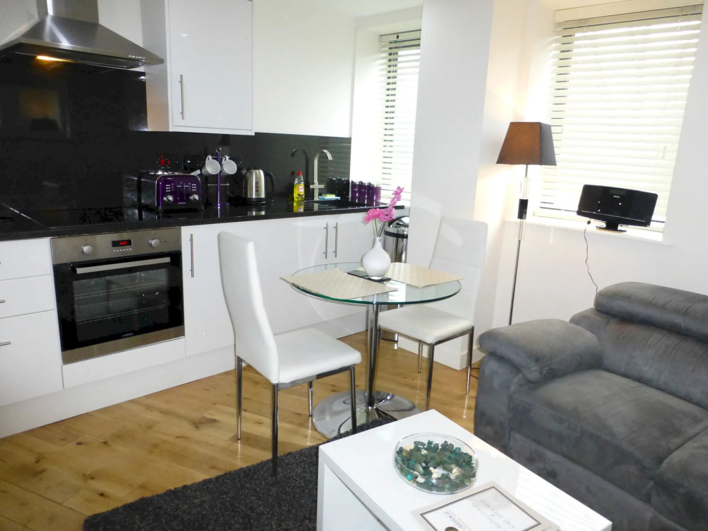 Chelsea Bridge Apartments