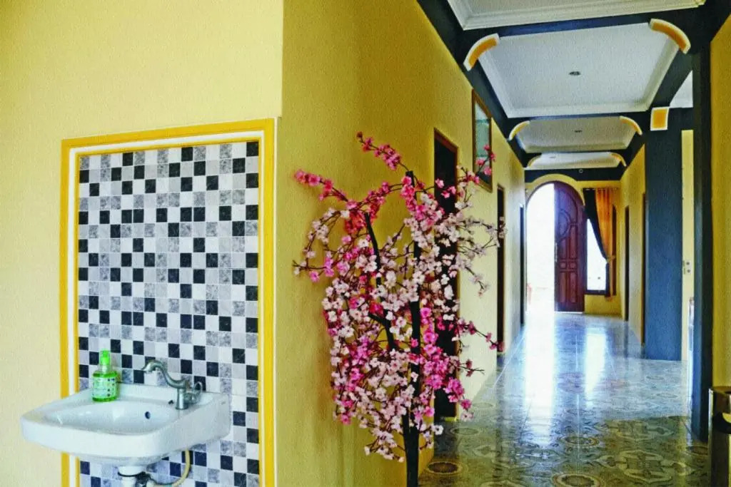 RedDoorz At Jalan Serenaru Labuan Bajo