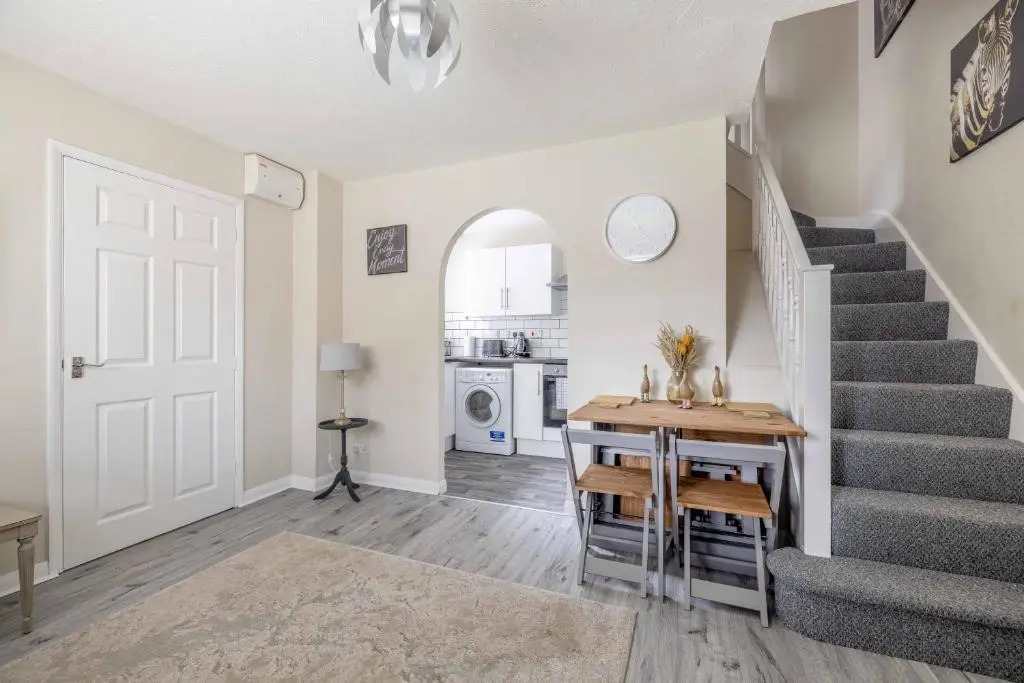Windsor Burnham Ascot Haven Sleeps 4