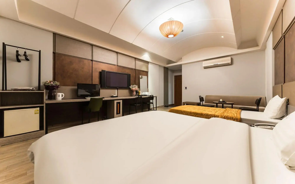 Hotel No.1