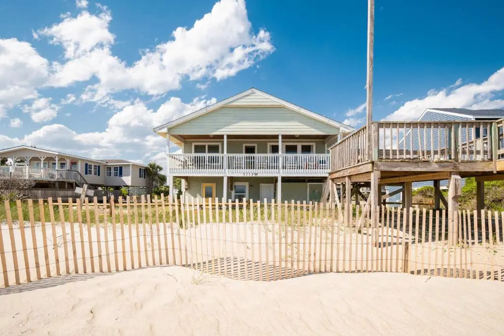 Beach Barracks by Oak Island Accommodations