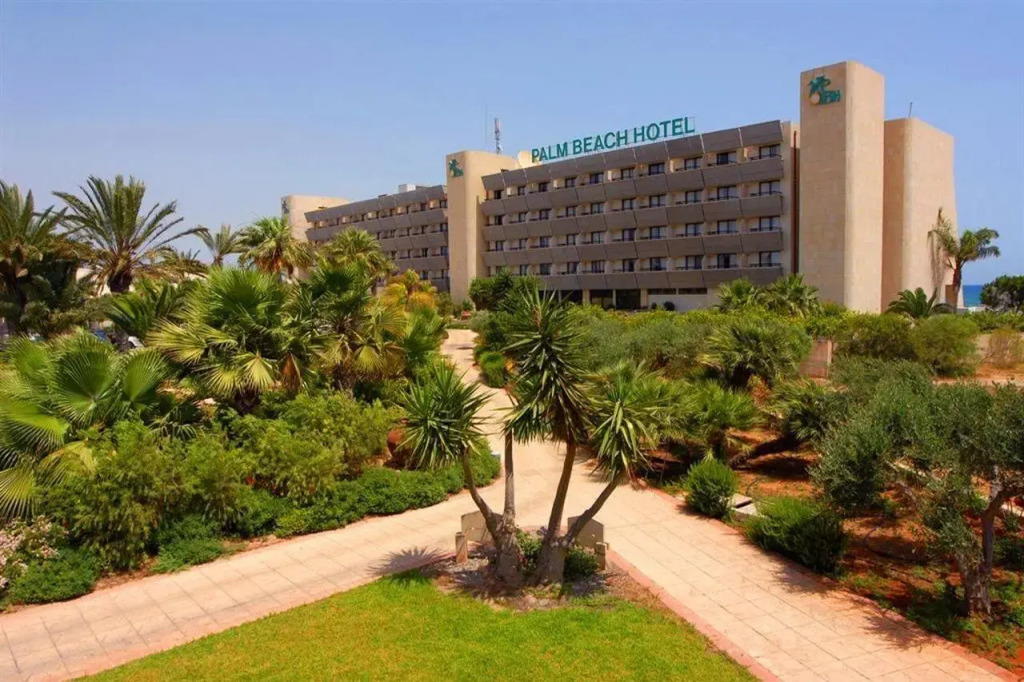 Palm Beach Hotel & Bungalows