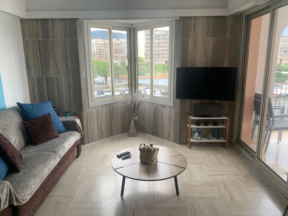 Studio moderne - Port de Mandelieu - Proche Mer