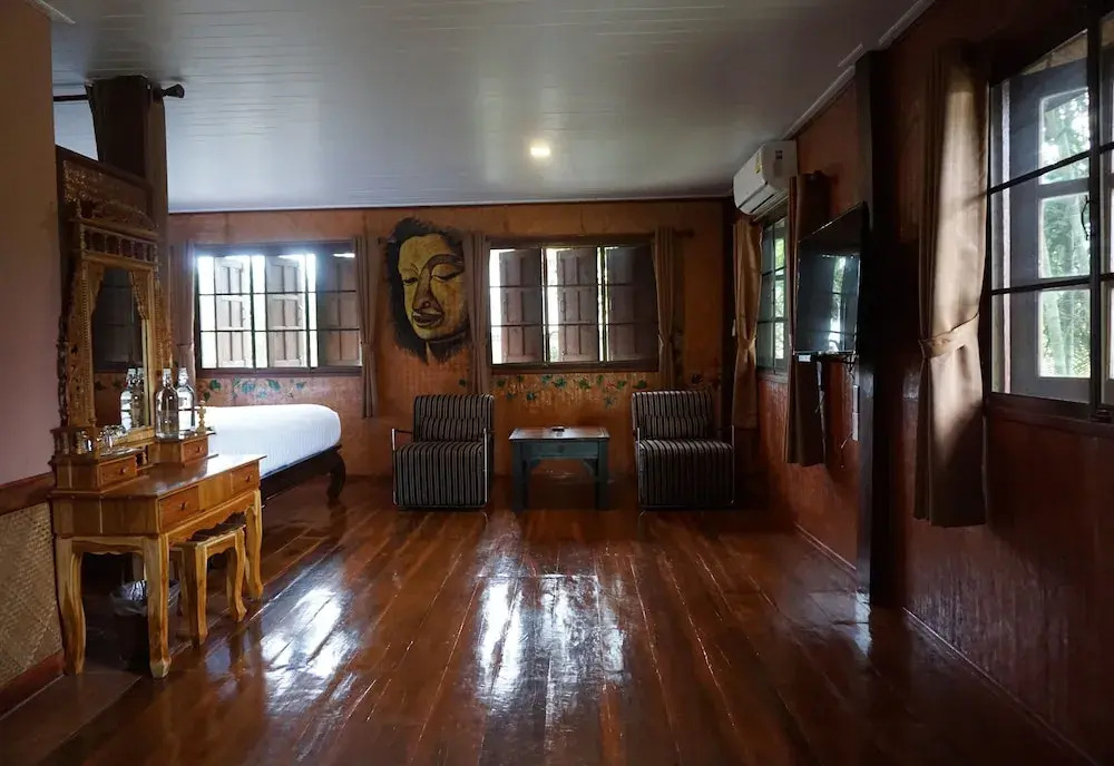 The Wes Village, incl free Breakfast & free todays dish Thai food dinner