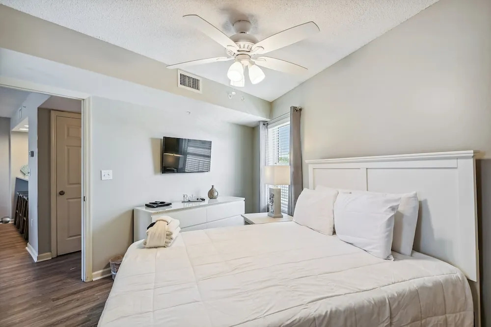 Seacrest 211 2 Bedroom Condo by RedAwning