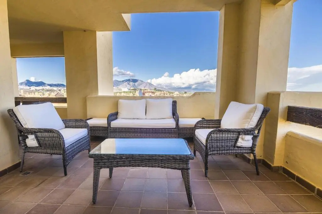 2134-Modern apt with terrace sea view