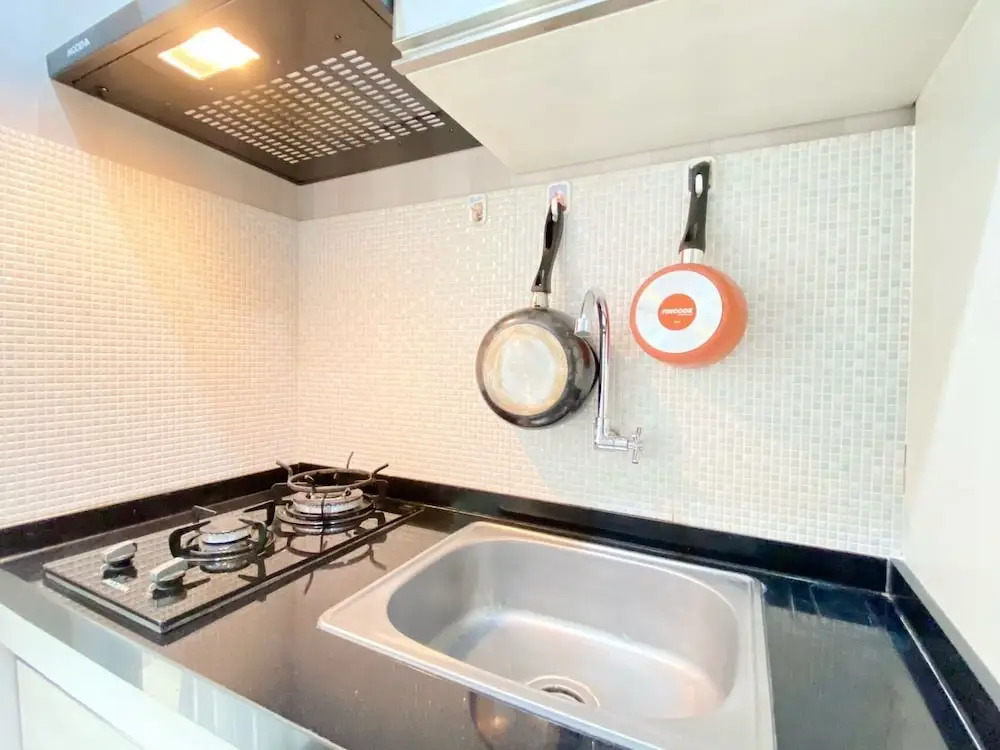 Spacious And Minimalist 2Br Apartment At Parahyangan Residence