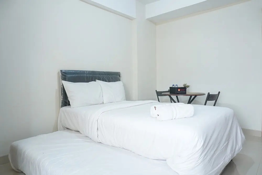 Fully Furnished Studio at Green Park View Apartment