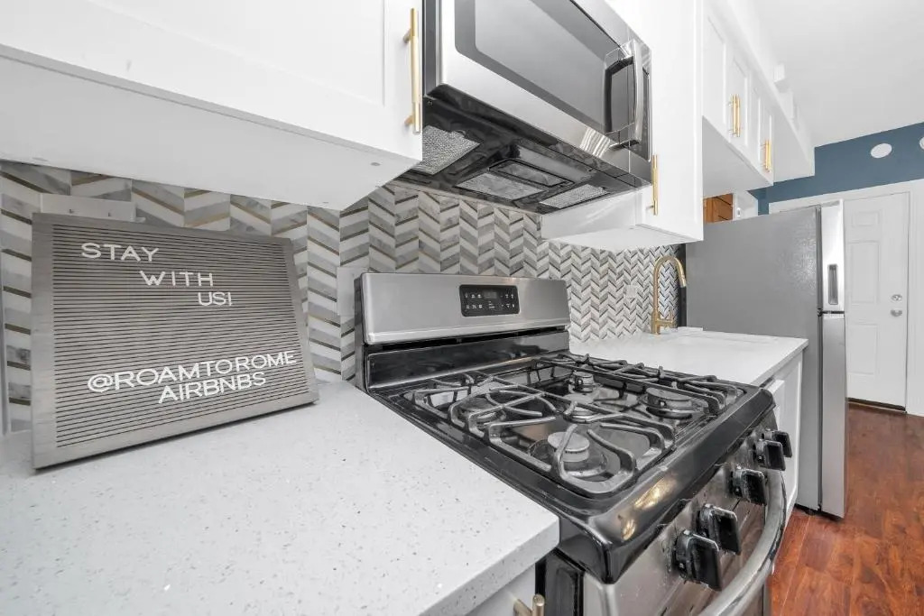 Modern 2 Bedroom in Avondale