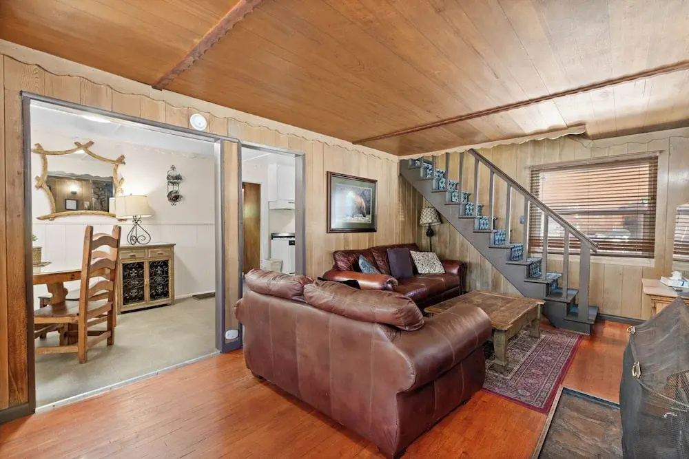 Lake Cottage - Vintage Big Bear Cabin close to The Village and Lake