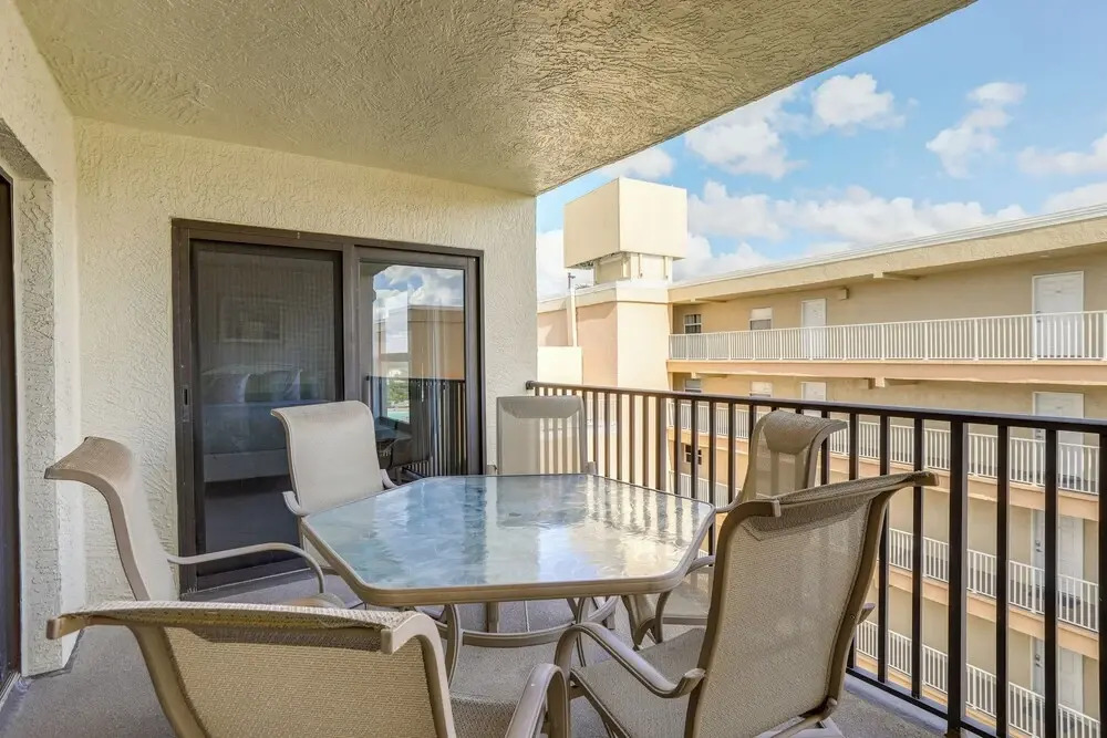 Sandy Shores Condo Across From Johns Pass!