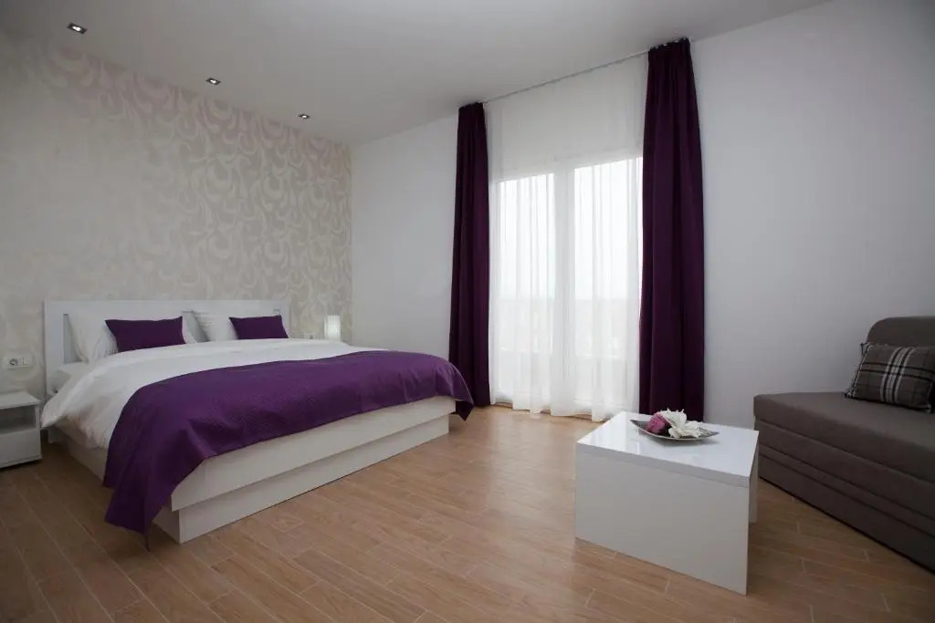 Rooms Ino