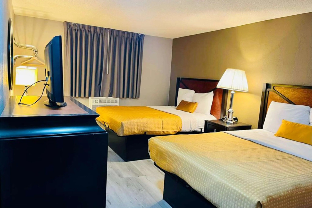 Super 8 by Wyndham Benton Harbor St Joseph