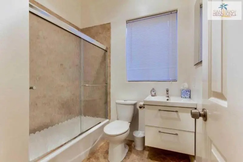 200-Surf Stars Penthouse