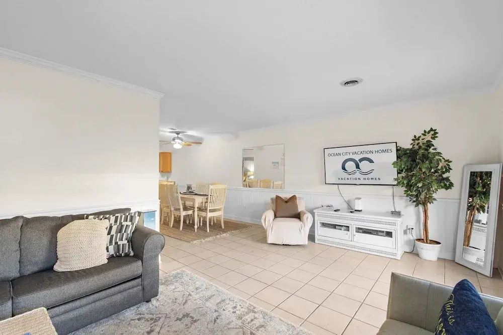 San Remo 108 Ocean-block 2BR Condo, Pool Access, Private Patio & Parking