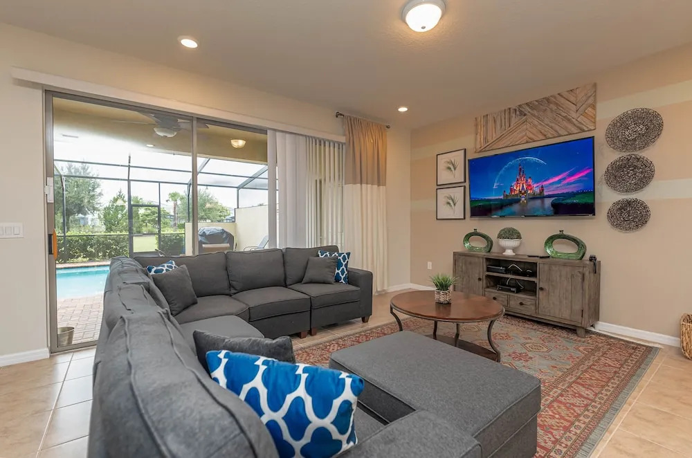 Tvpm-4638td/sr 5 Bedroom Townhouse by RedAwning