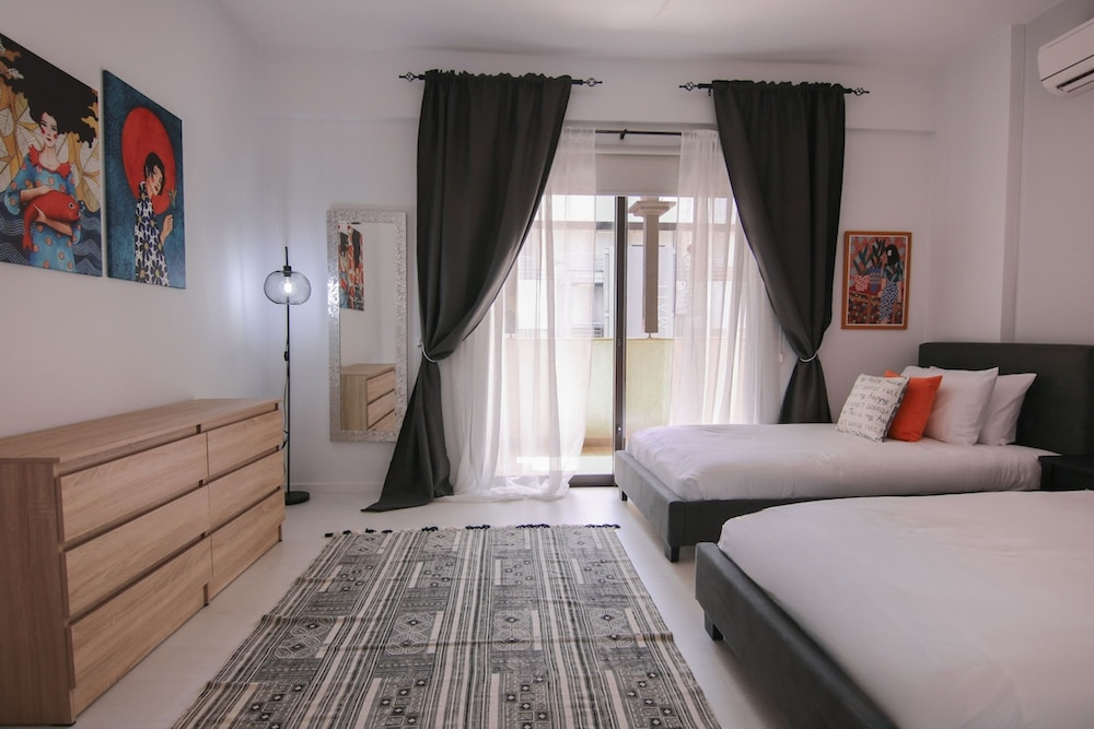 Queens Garden Residence Staycom