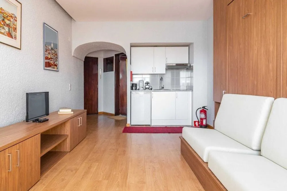 Wonderful Studio in Cascais With Sea View