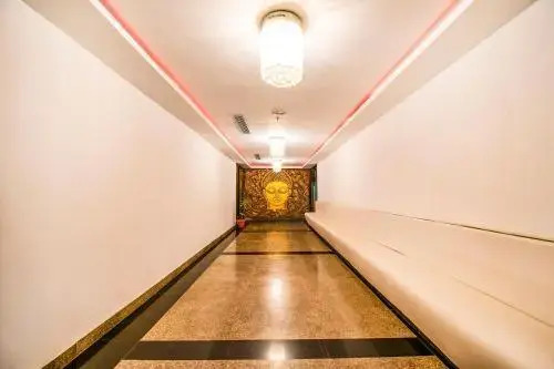 FabHotel Abhinand Grand