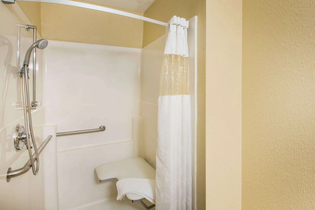 Ramada by Wyndham Sioux Falls