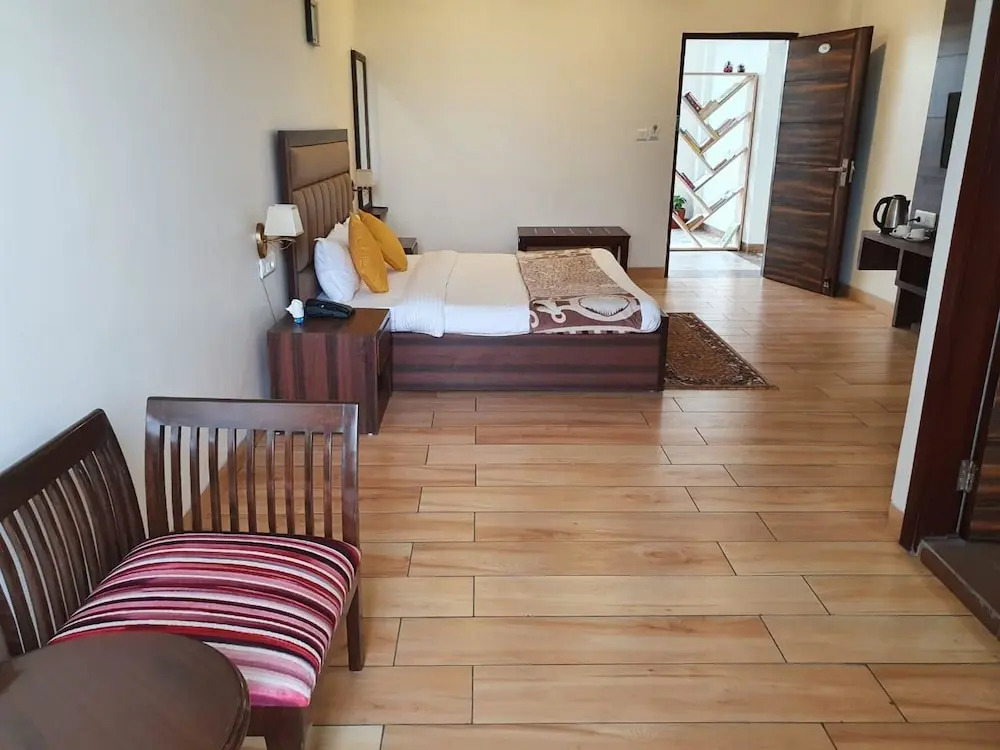 SERENE SUITES