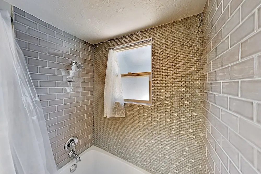 Old Town Hideaway - Steps To Main Street & Resort 2 Bedroom Condo