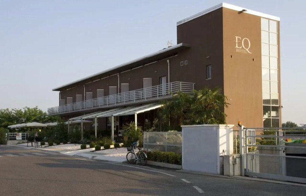eq hotel