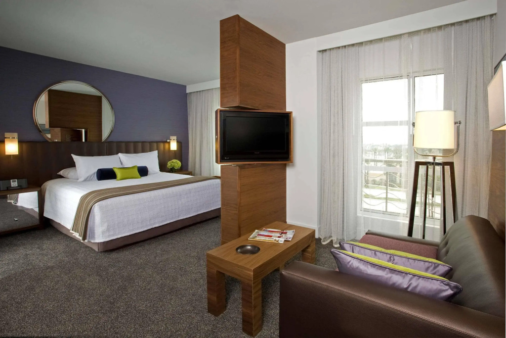 Hyatt Centric the Pike Long Beach