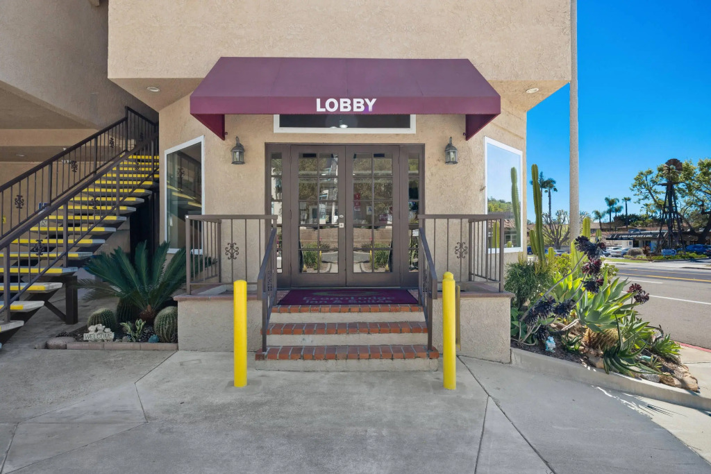 Econo Lodge Inn & Suites Fallbrook Downtown