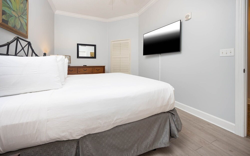 Phoenix West 603 3 Bedroom Condo