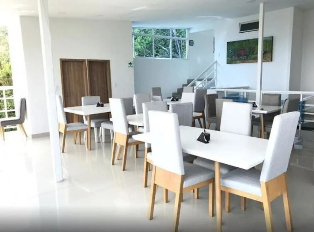 Hotel Chipichape Inn