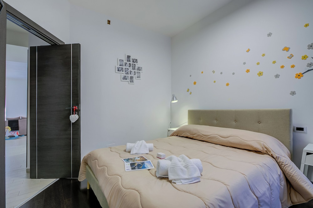Asia Apartment Laveno Center