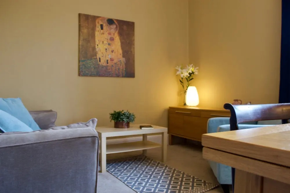2 Bedroom Flat In Stockton