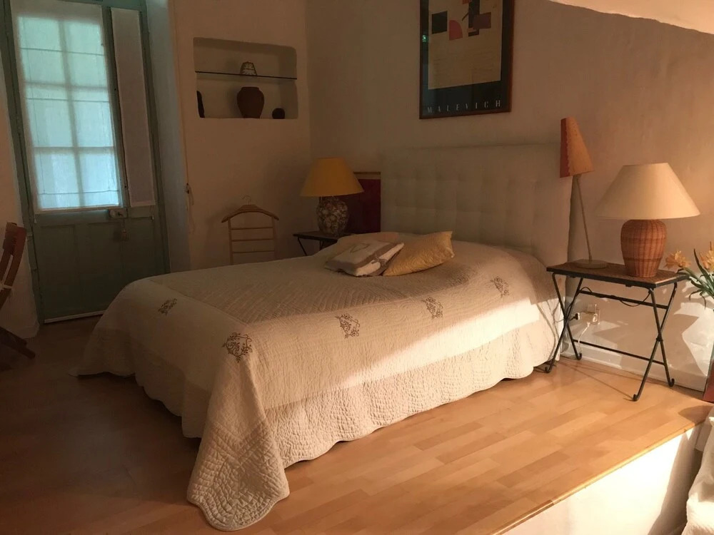 Chambre de Charme et Patio Fleuri