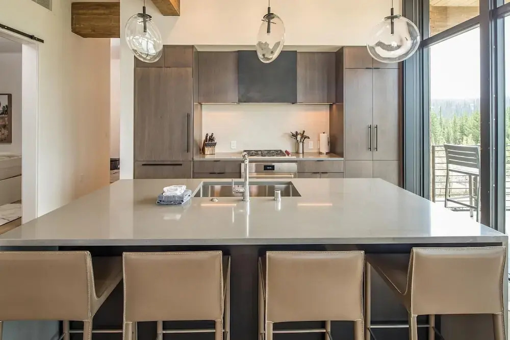 202 Lakelodge 4 Bedroom Condo