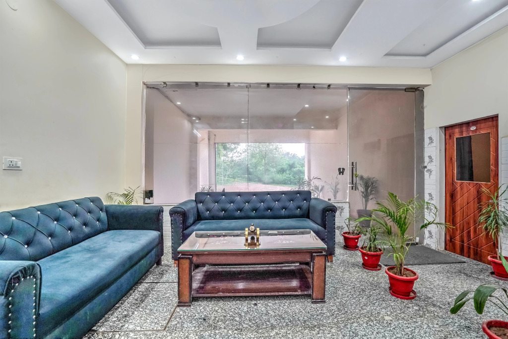 Super Hotel O by OYO Sector 52 Chandigarh ISBT Road Formerly Hari Residency
