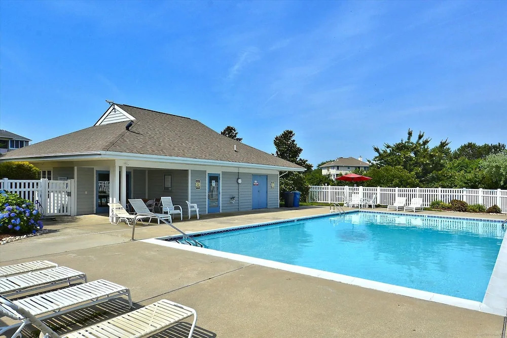 Ocean Ridge West 331 Lepointe Dr by Long & Foster