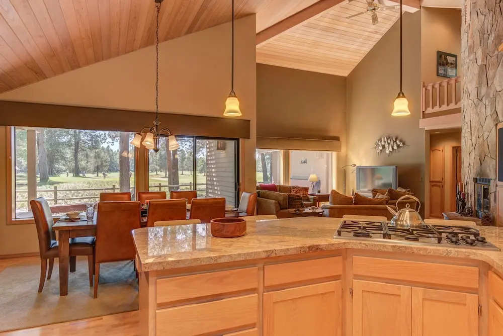 Pole House #14 by Village Properties at Sunriver