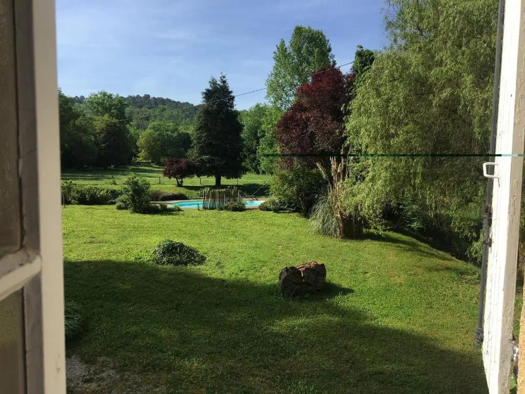 Moulin de l'Enéa, XVIIème, vue rivière et sur beau parc aboré 2,2 hectares.
