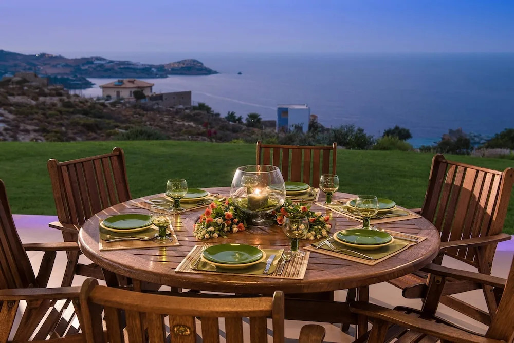 Stylish Landscaped Villa With Private Pool and Childrens Games 700m to Beach 1km to Restaurant