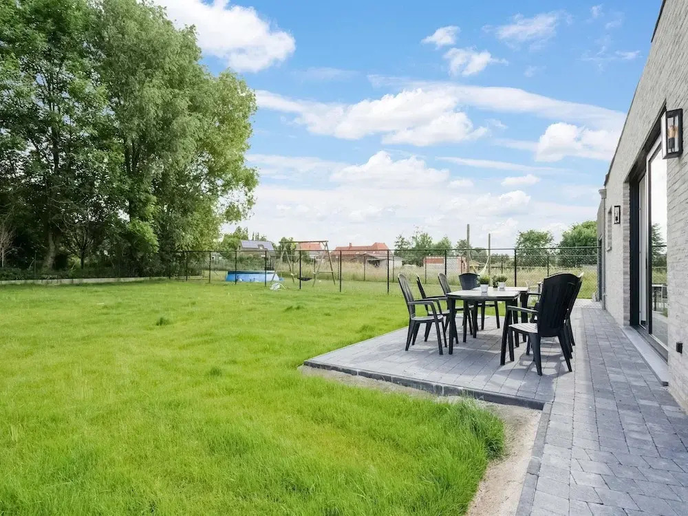 Modern holiday home in Ronse with garden