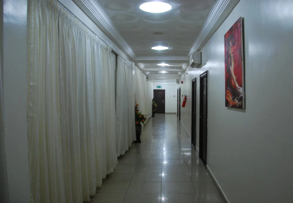 Airport West Hotel
