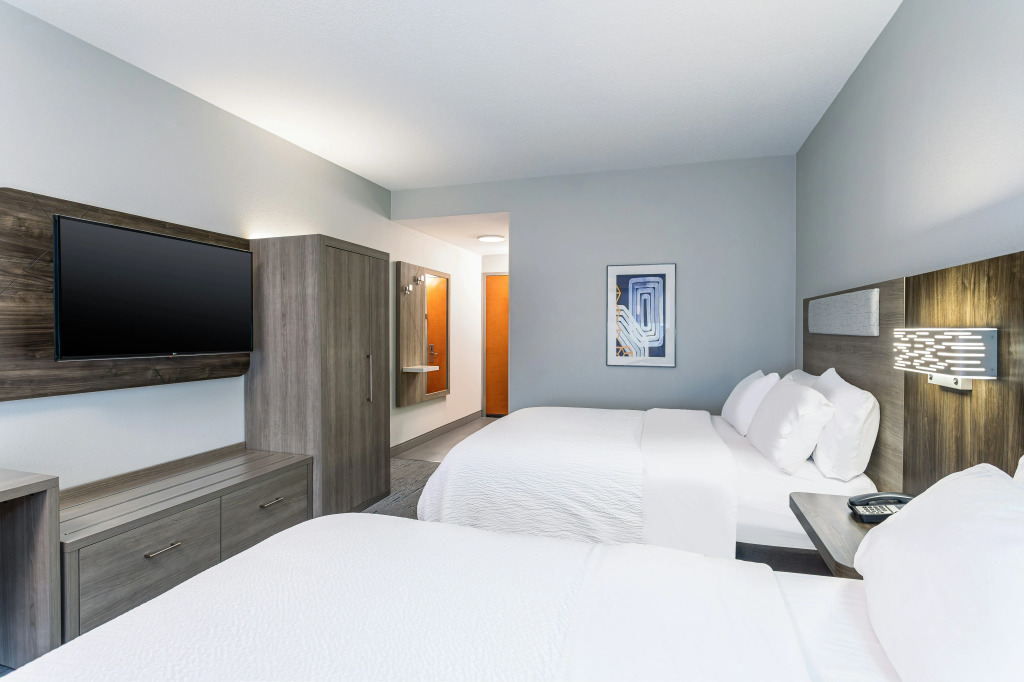 Holiday Inn Express and Suites Columbus Edinburgh by IHG