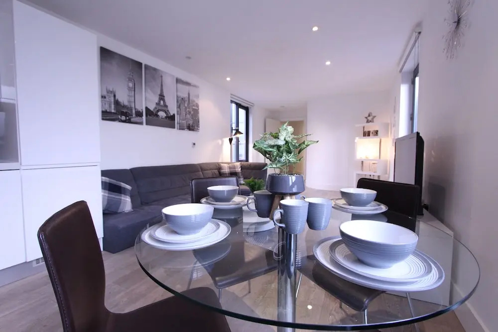 Modern 2 Bedroom Apart in heart London