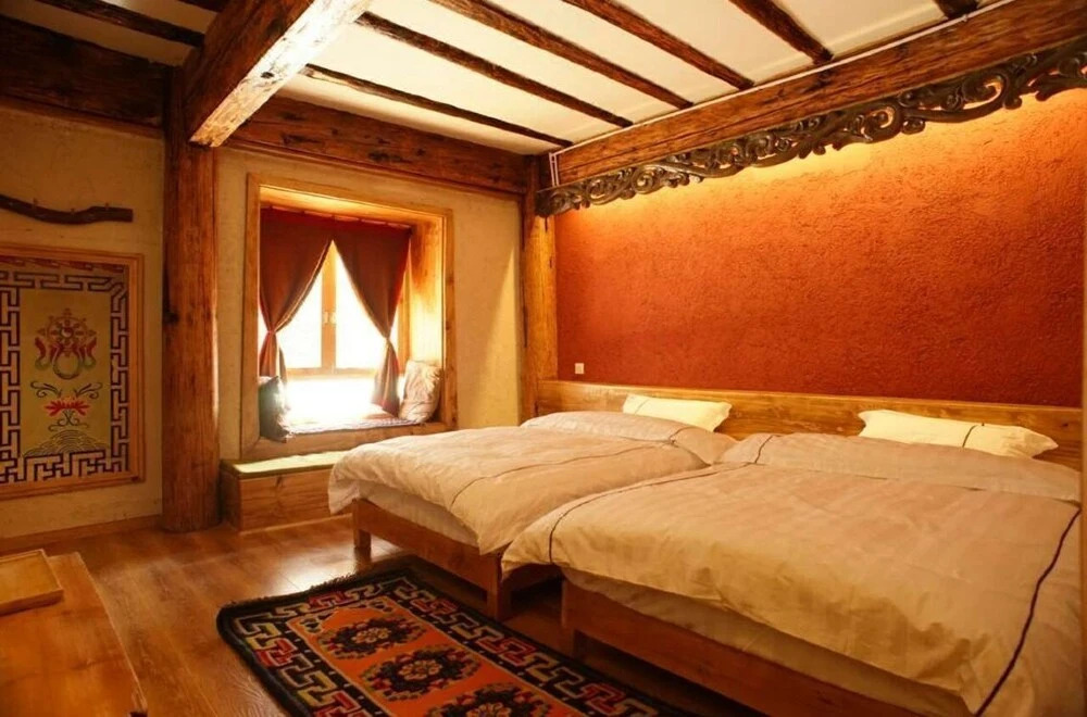 Tibetan-style Courtyard Hotel